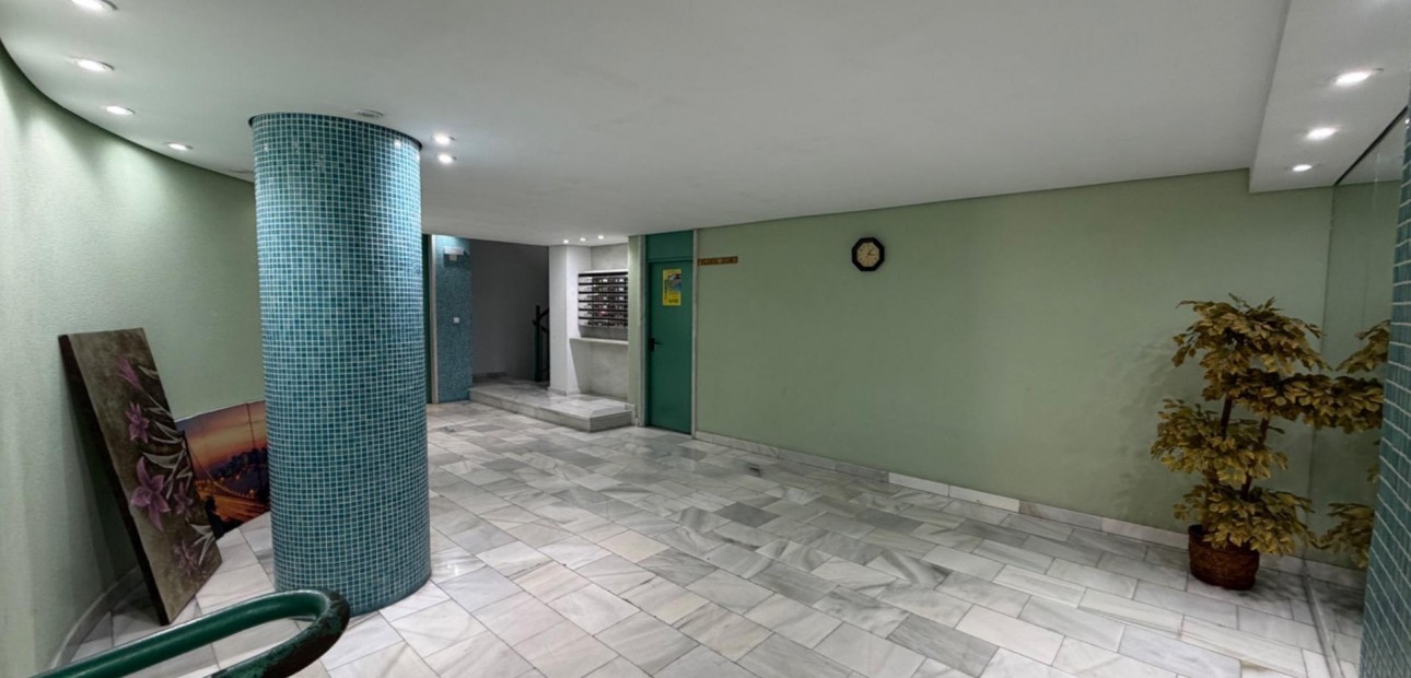 Sale - Apartment / flat -
Torrevieja - Playa del cura