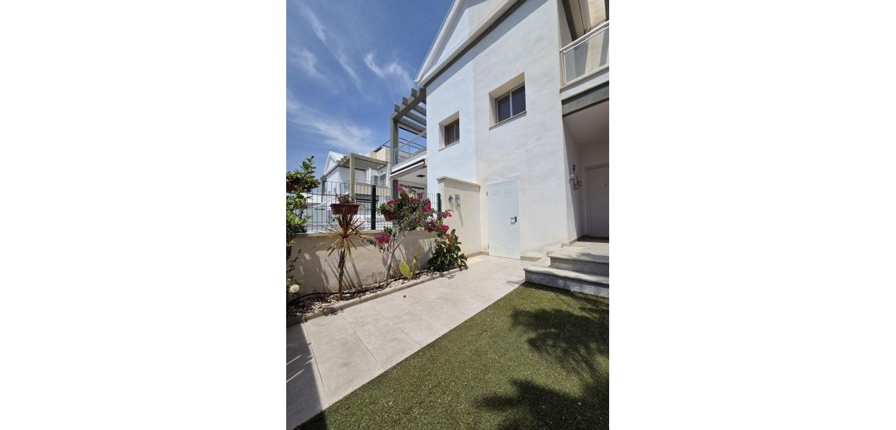 Sale - Terraced house -
Orihuela Costa - Lomas de Cabo Roig-Los Dolses