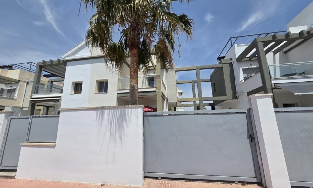 Sale - Terraced house -
Orihuela Costa - Lomas de Cabo Roig-Los Dolses