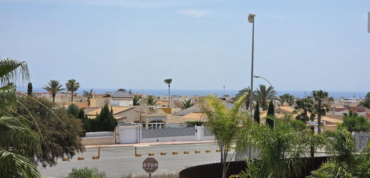 Sale - Terraced house -
Orihuela Costa - Lomas de Cabo Roig-Los Dolses