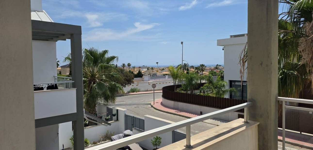 Sale - Terraced house -
Orihuela Costa - Lomas de Cabo Roig-Los Dolses