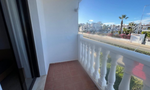 Sale - Apartment / flat -
Orihuela Costa - PAU 26