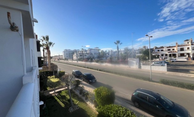 Sale - Apartment / flat -
Orihuela Costa - PAU 26