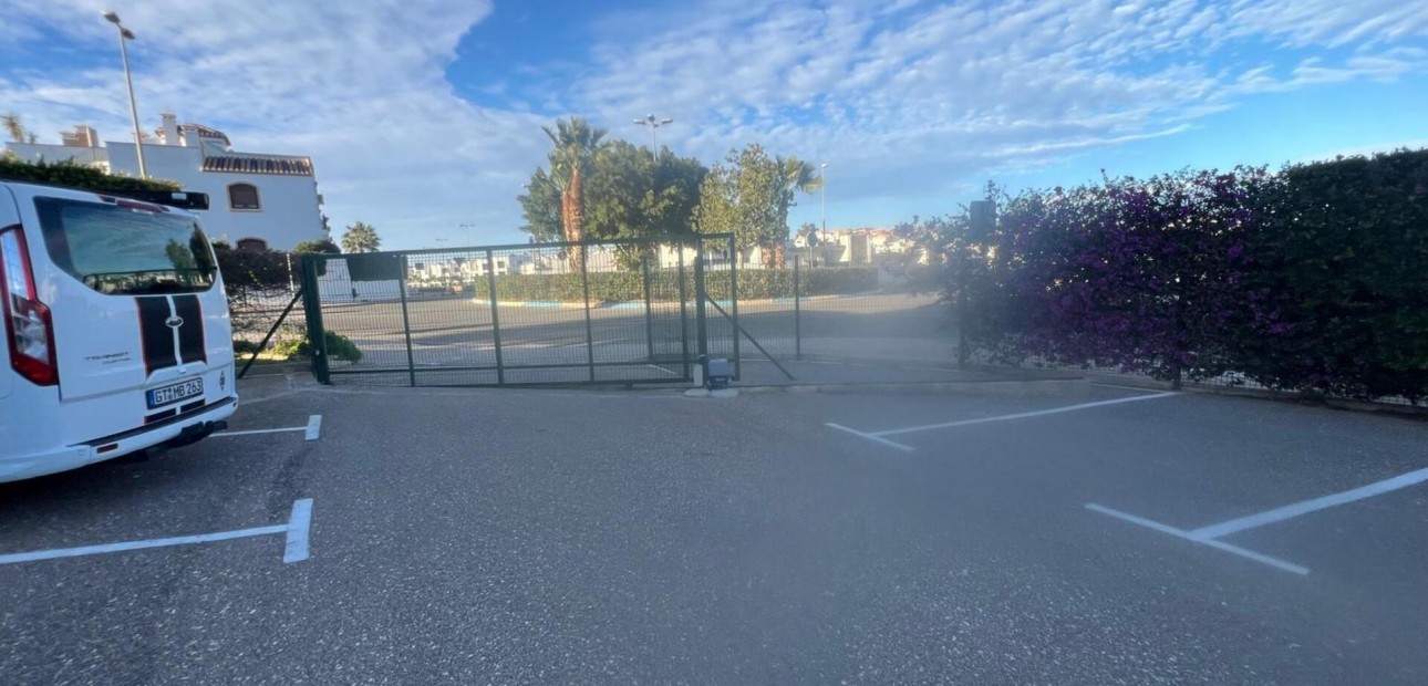 Sale - Apartment / flat -
Orihuela Costa - PAU 26