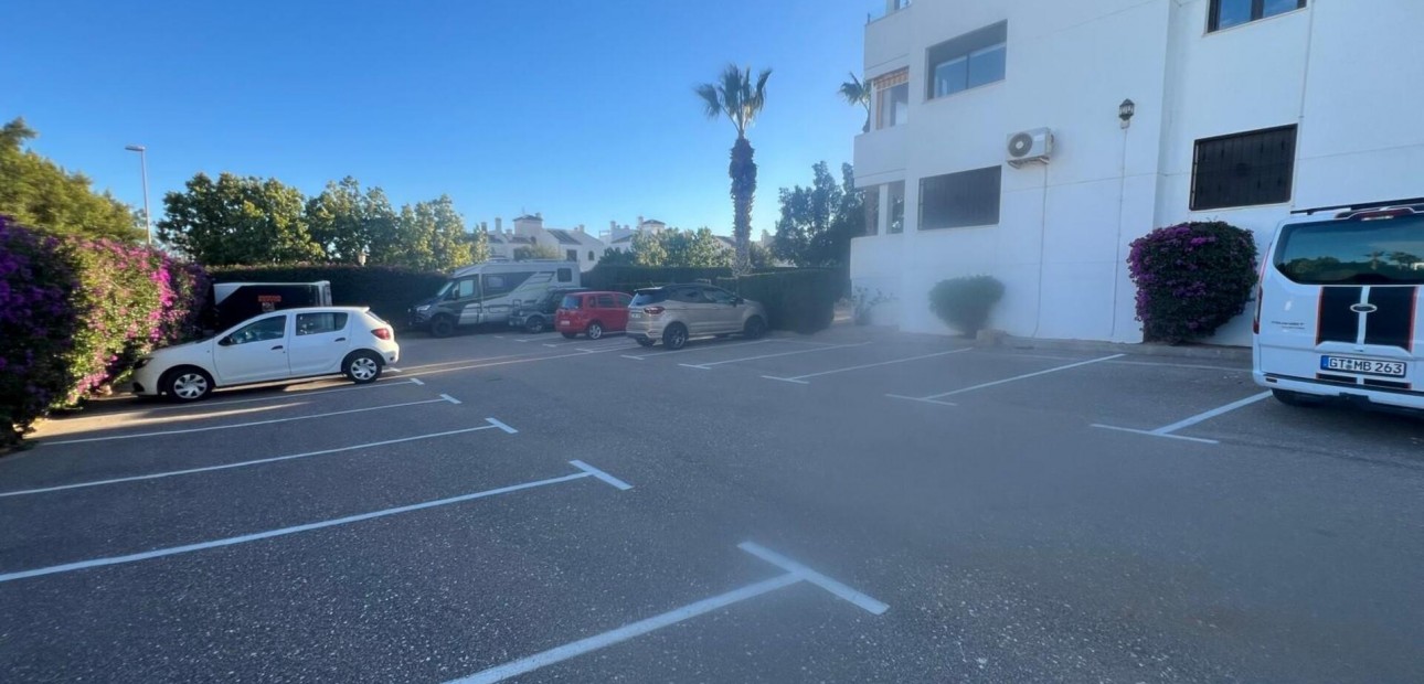 Sale - Apartment / flat -
Orihuela Costa - PAU 26