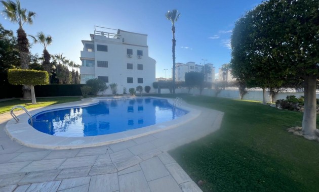 Sale - Apartment / flat -
Orihuela Costa - PAU 26