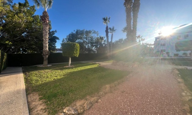 Sale - Apartment / flat -
Orihuela Costa - PAU 26