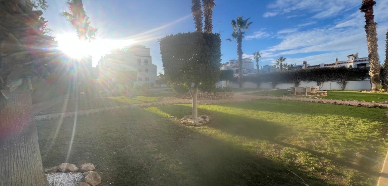 Sale - Apartment / flat -
Orihuela Costa - PAU 26