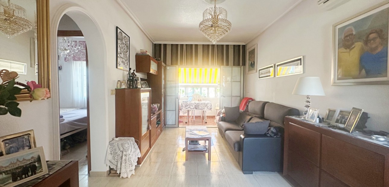 Sale - Apartment / flat -
Torrevieja - Aguas Nuevas