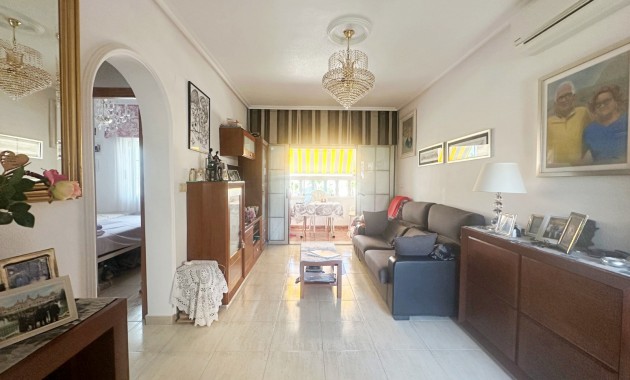Sale - Apartment / flat -
Torrevieja - Aguas Nuevas
