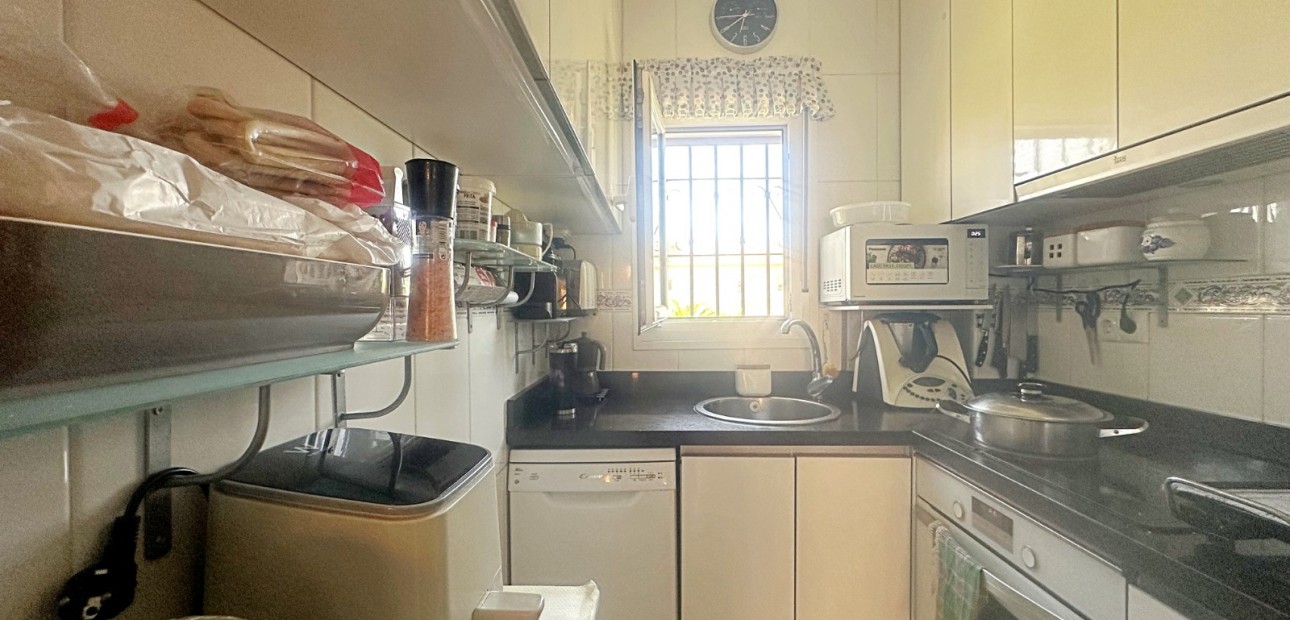 Sale - Apartment / flat -
Torrevieja - Aguas Nuevas
