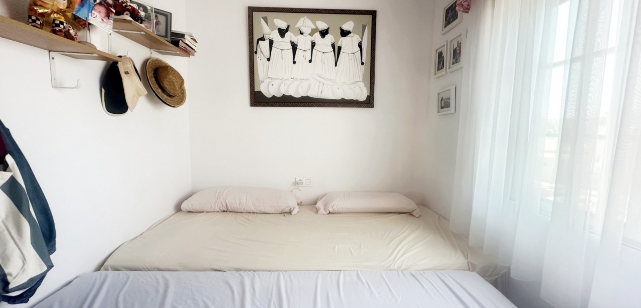 Sale - Apartment / flat -
Torrevieja - Aguas Nuevas