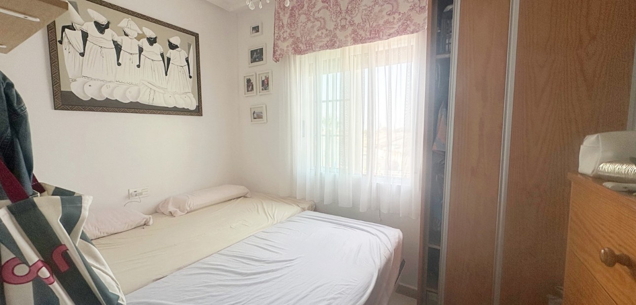 Sale - Apartment / flat -
Torrevieja - Aguas Nuevas