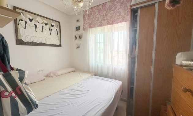 Sale - Apartment / flat -
Torrevieja - Aguas Nuevas