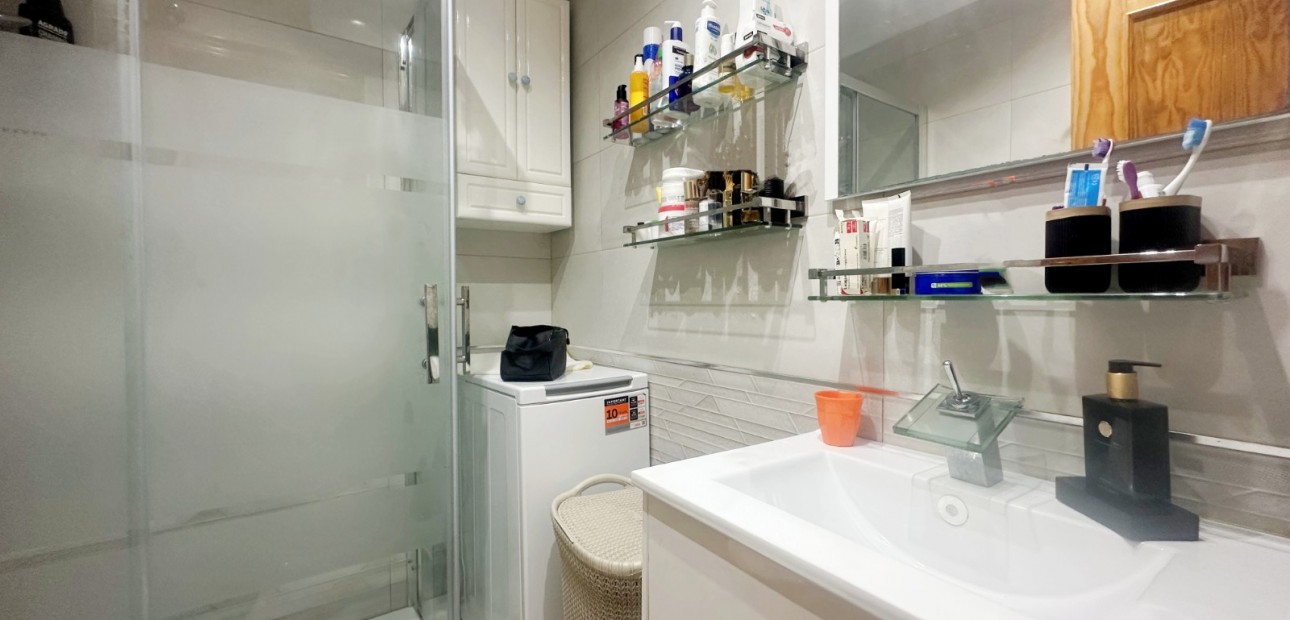 Sale - Apartment / flat -
Torrevieja - Aguas Nuevas