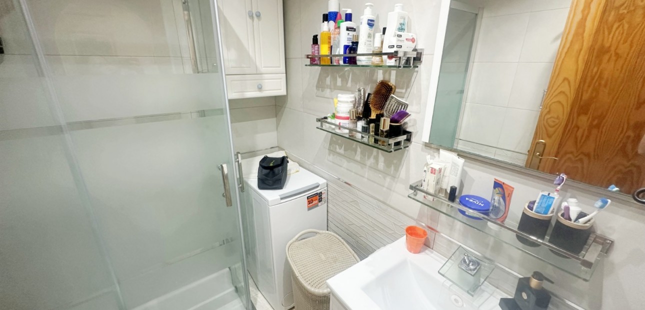 Sale - Apartment / flat -
Torrevieja - Aguas Nuevas