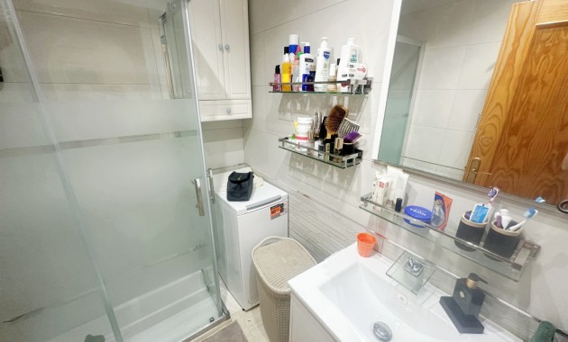 Sale - Apartment / flat -
Torrevieja - Aguas Nuevas