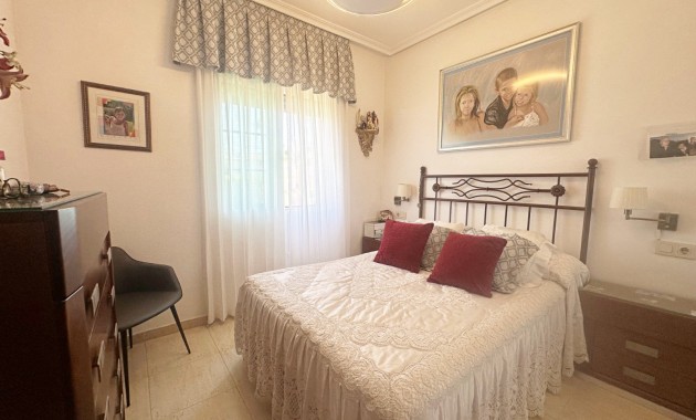 Sale - Apartment / flat -
Torrevieja - Aguas Nuevas