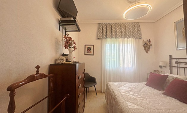 Sale - Apartment / flat -
Torrevieja - Aguas Nuevas