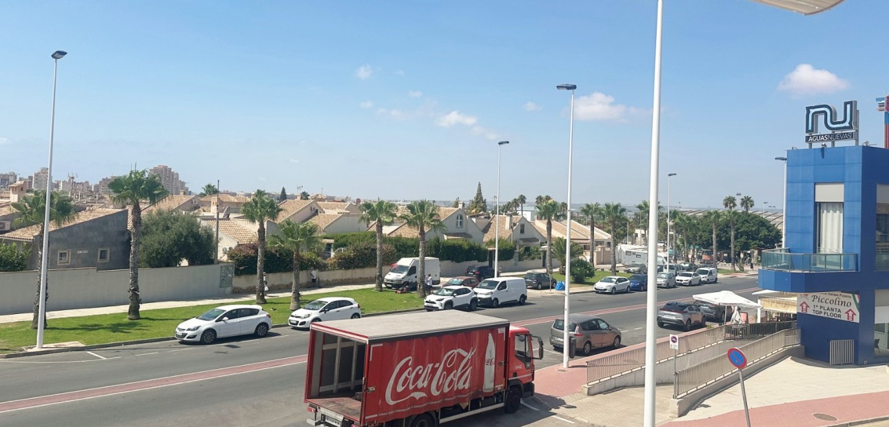 Sale - Apartment / flat -
Torrevieja - Aguas Nuevas