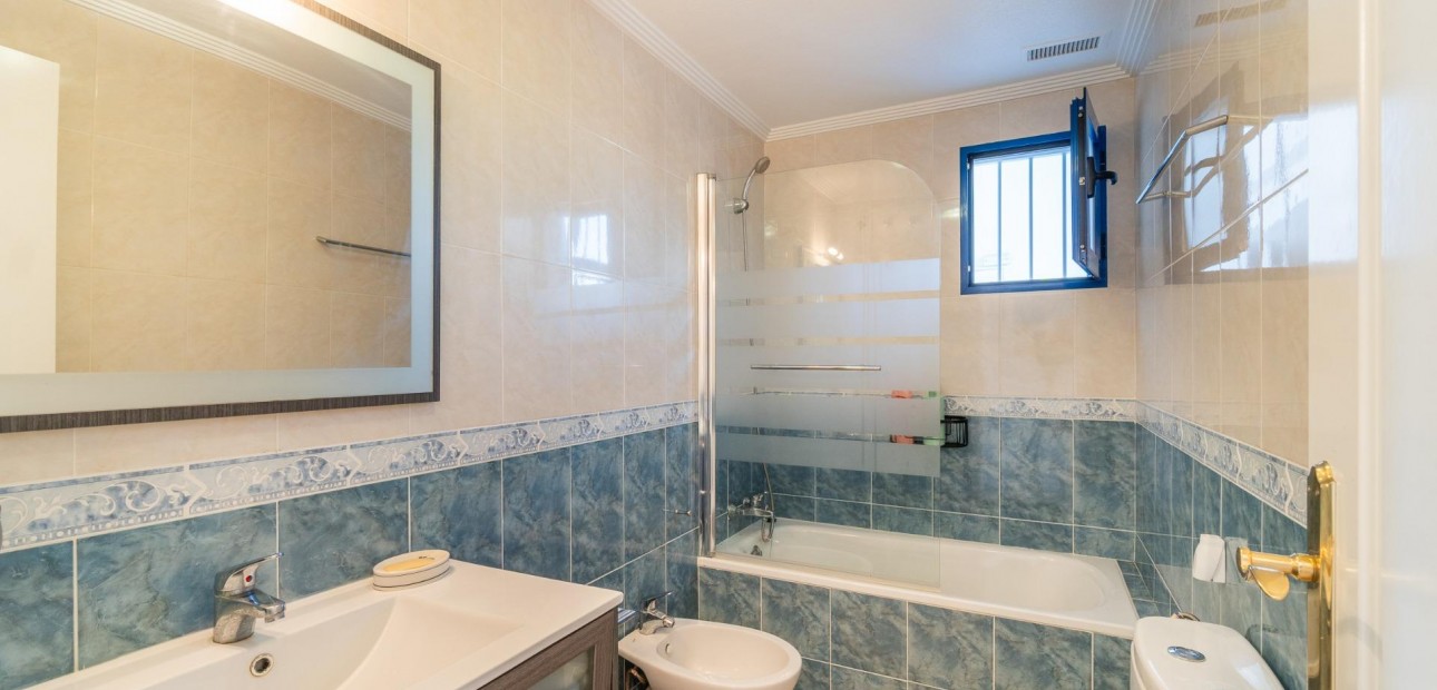 Sale - Apartment / flat -
Orihuela Costa - Altos de Campoamor