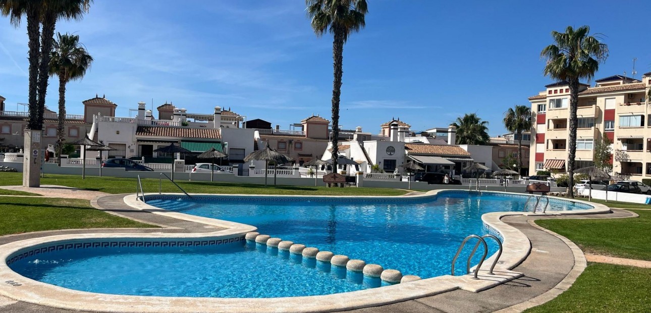 Sale - Apartment / flat -
Orihuela Costa - Playa Flamenca