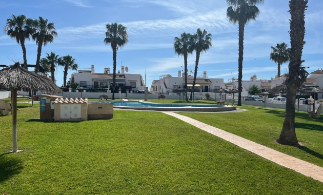 Sale - Apartment / flat -
Orihuela Costa - Playa Flamenca