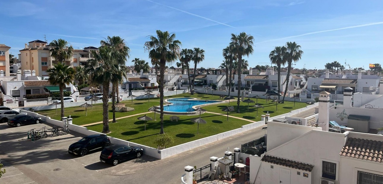Sale - Apartment / flat -
Orihuela Costa - Playa Flamenca