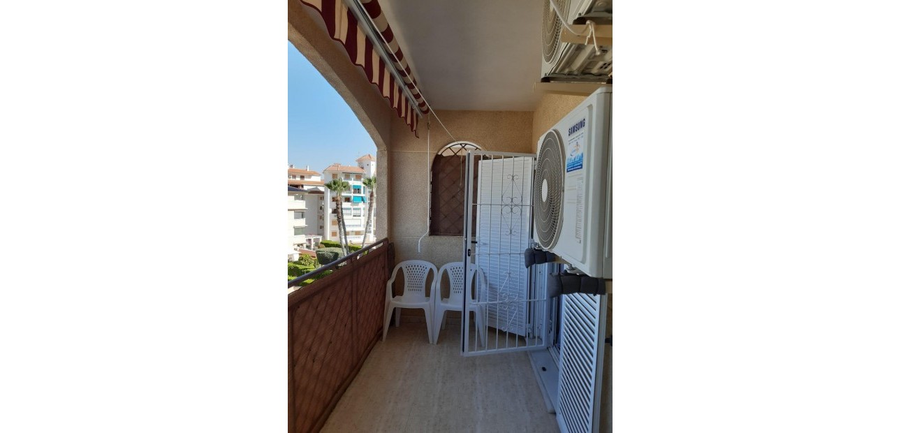 Sale - Terraced house -
Torrevieja - Los Balcones - Los Altos del Edén