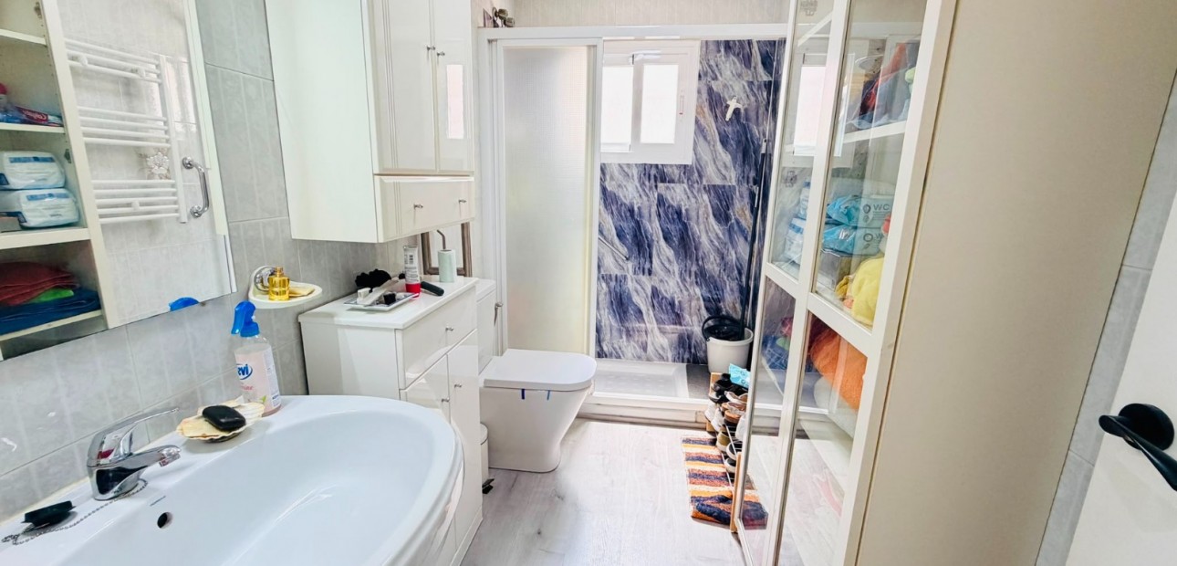 Sale - Apartment flat -
Los Montesinos - La Herrada