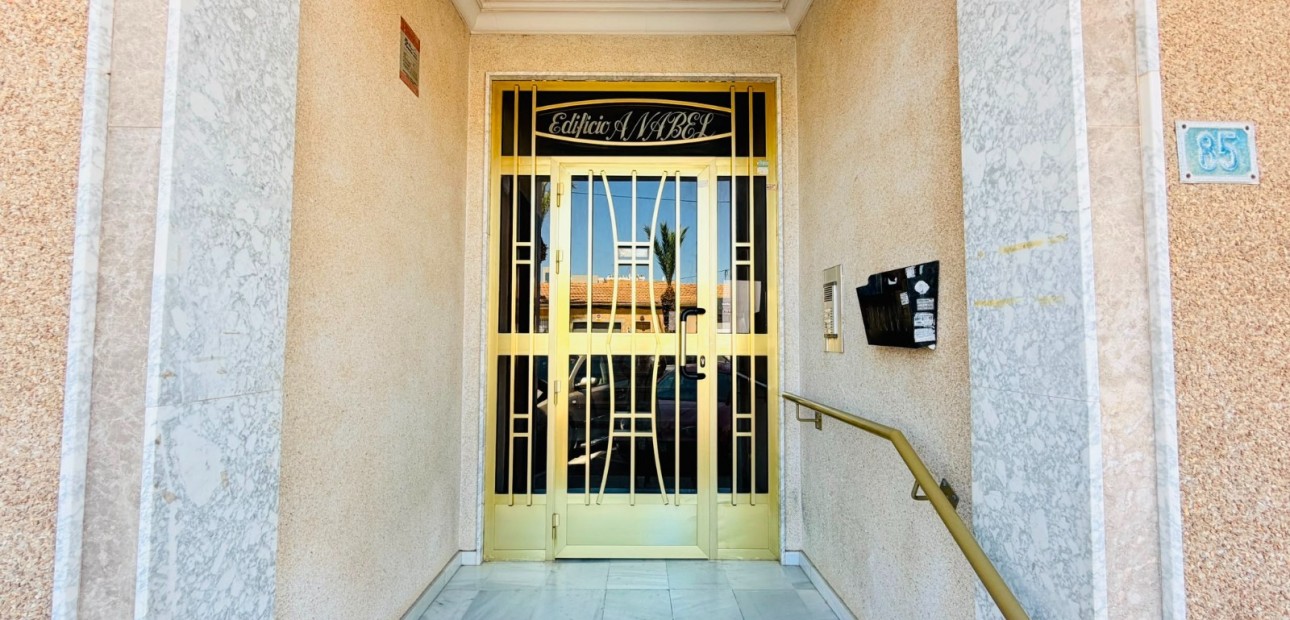 Sale - Apartment flat -
Los Montesinos - La Herrada