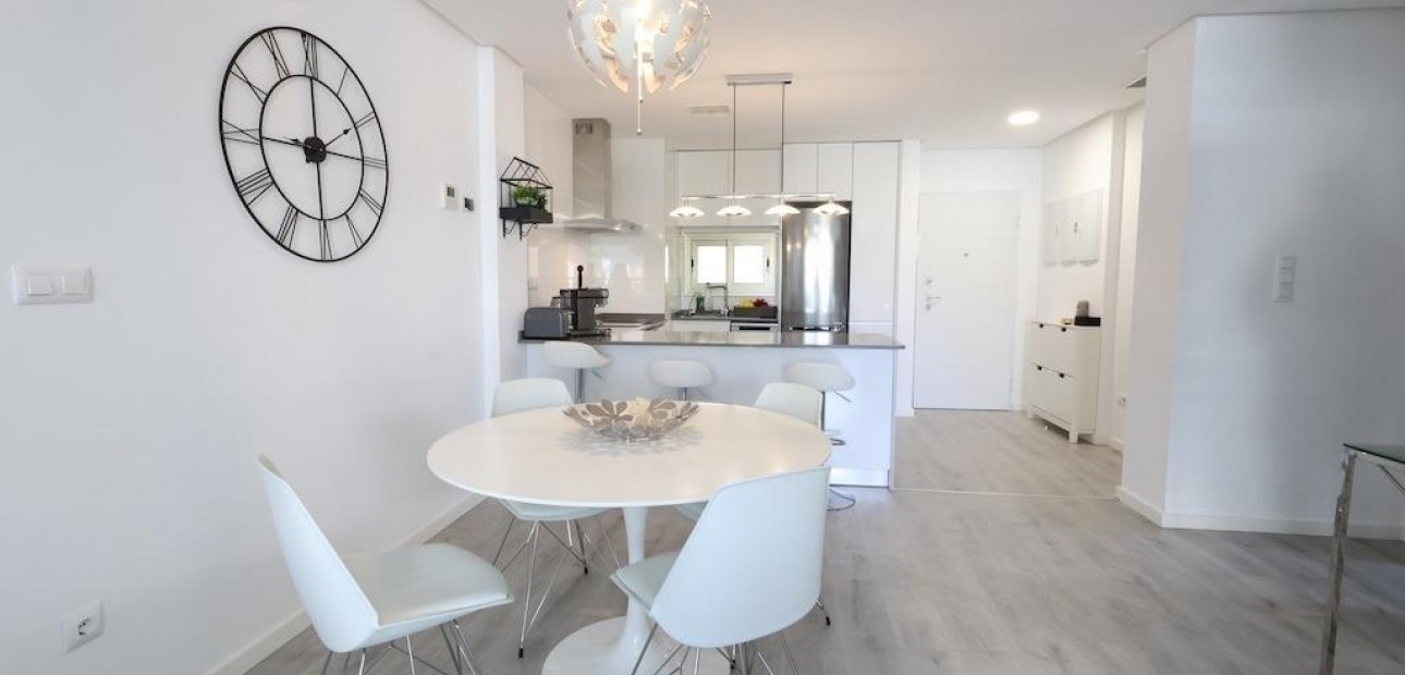 Sale - Apartment / flat -
Orihuela Costa - Los Dolses