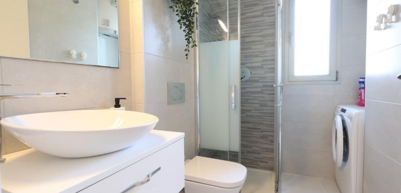 Sale - Apartment / flat -
Orihuela Costa - Los Dolses