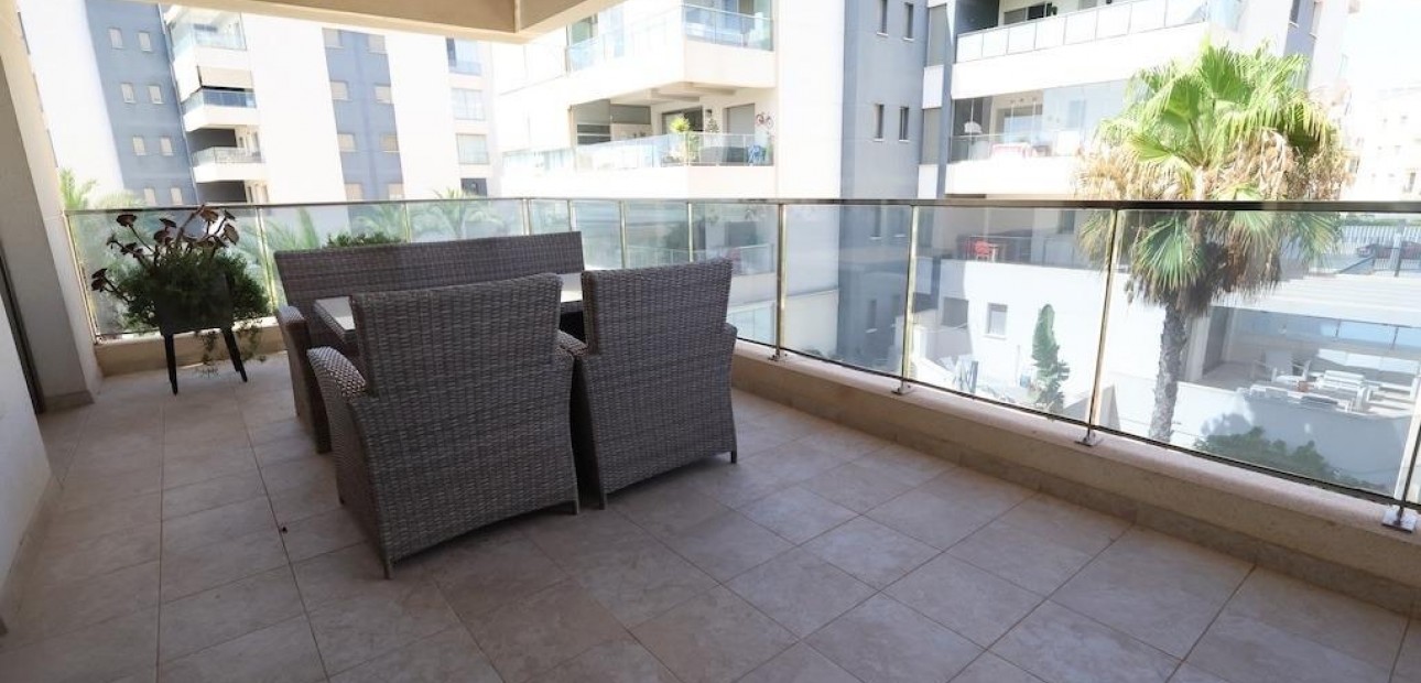 Sale - Apartment / flat -
Orihuela Costa - Los Dolses