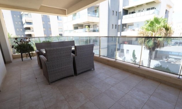 Sale - Apartment / flat -
Orihuela Costa - Los Dolses