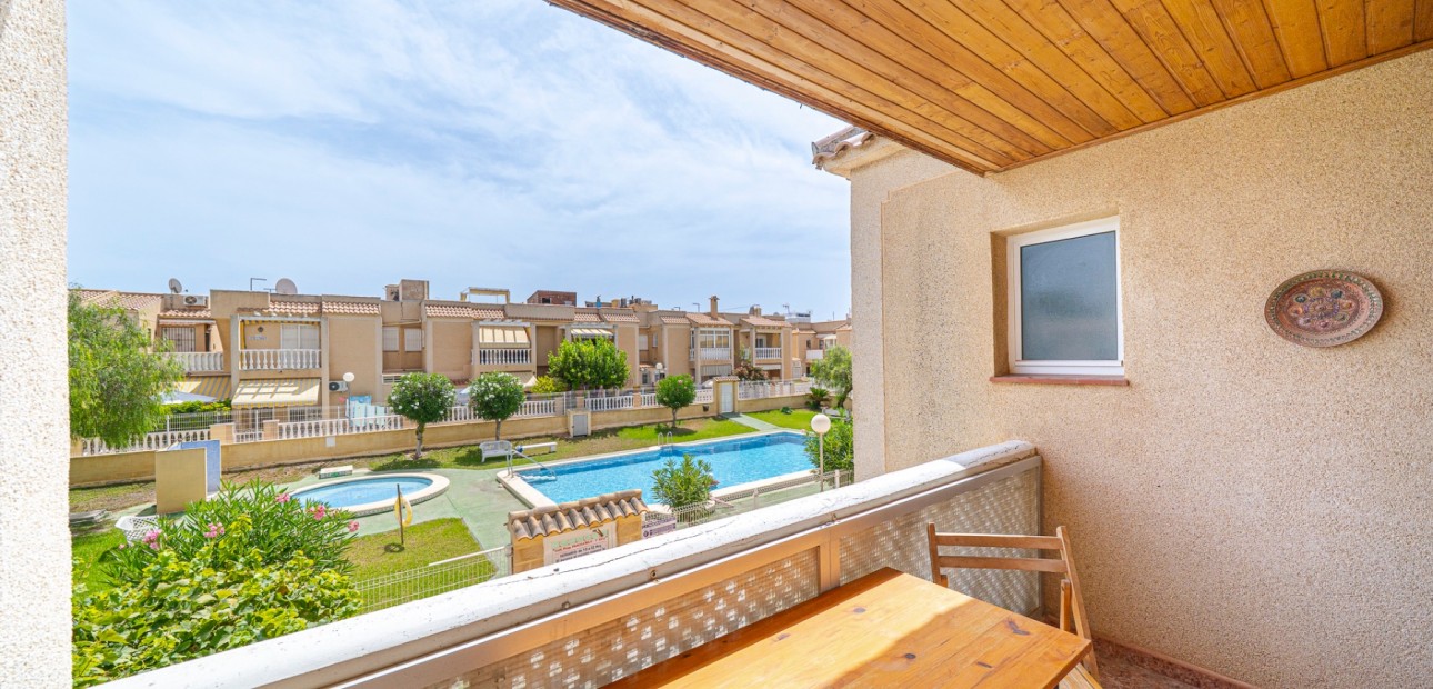 Sale - Apartment / flat -
Torrevieja - Torrevieja - Centre