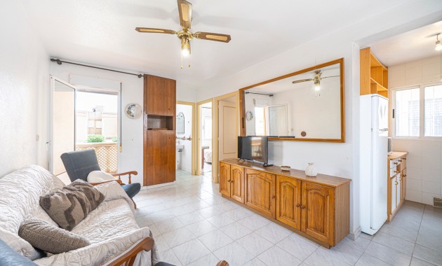 Sale - Apartment / flat -
Torrevieja - Torrevieja - Centre