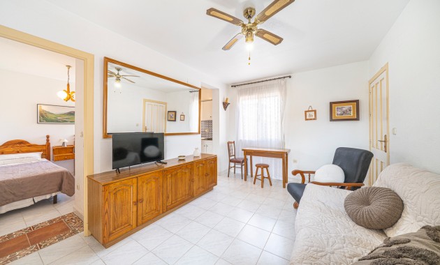 Sale - Apartment / flat -
Torrevieja - Torrevieja - Centre