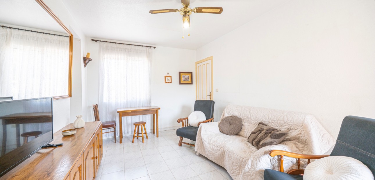 Sale - Apartment / flat -
Torrevieja - Torrevieja - Centre
