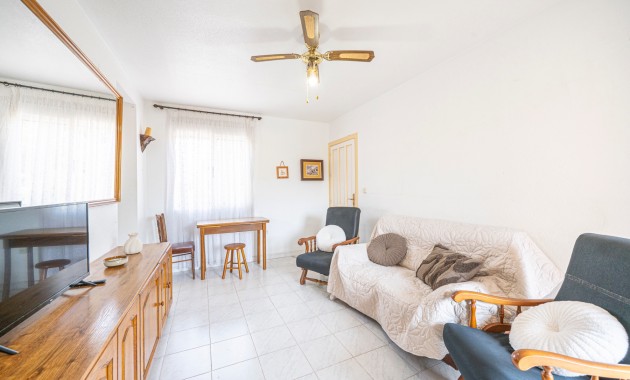 Sale - Apartment / flat -
Torrevieja - Torrevieja - Centre
