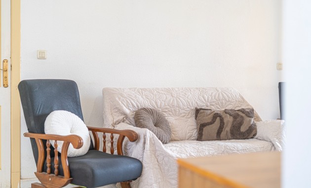 Sale - Apartment / flat -
Torrevieja - Torrevieja - Centre