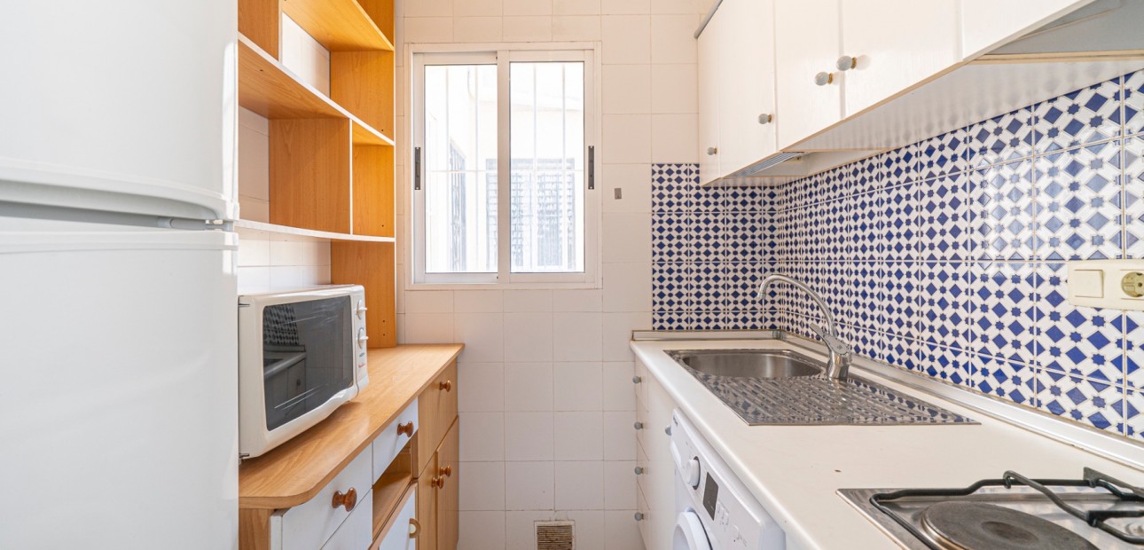 Sale - Apartment / flat -
Torrevieja - Torrevieja - Centre