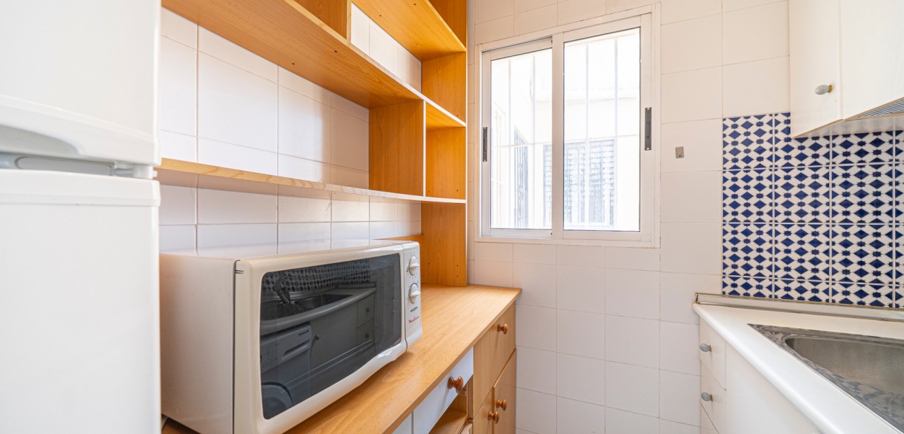 Sale - Apartment / flat -
Torrevieja - Torrevieja - Centre