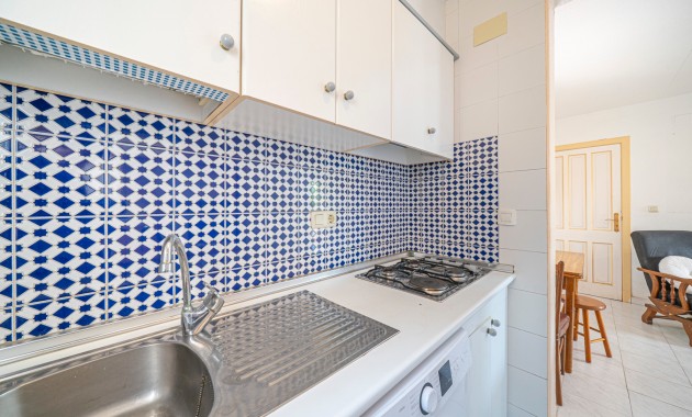 Sale - Apartment / flat -
Torrevieja - Torrevieja - Centre