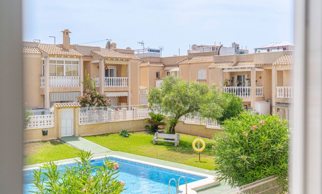Sale - Apartment / flat -
Torrevieja - Torrevieja - Centre