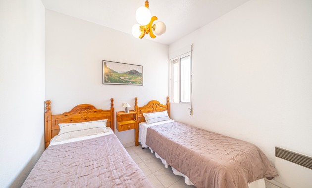 Sale - Apartment / flat -
Torrevieja - Torrevieja - Centre