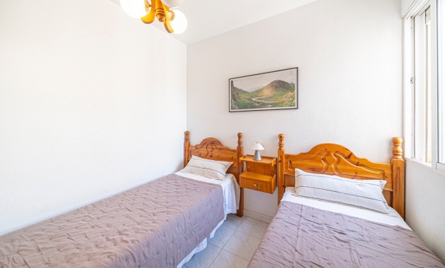 Sale - Apartment / flat -
Torrevieja - Torrevieja - Centre