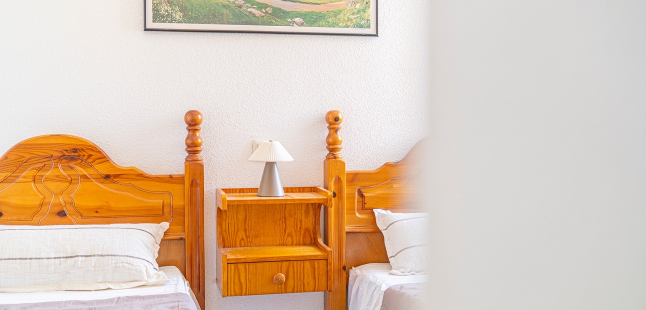Sale - Apartment / flat -
Torrevieja - Torrevieja - Centre