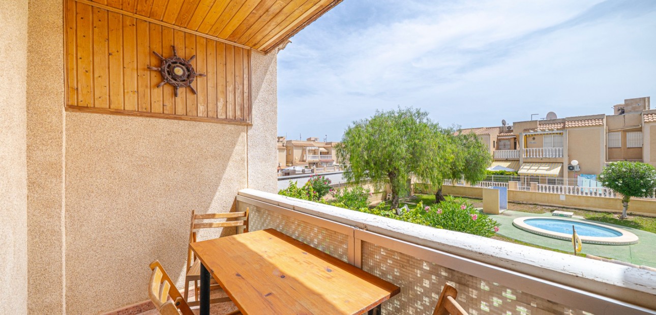 Sale - Apartment / flat -
Torrevieja - Torrevieja - Centre