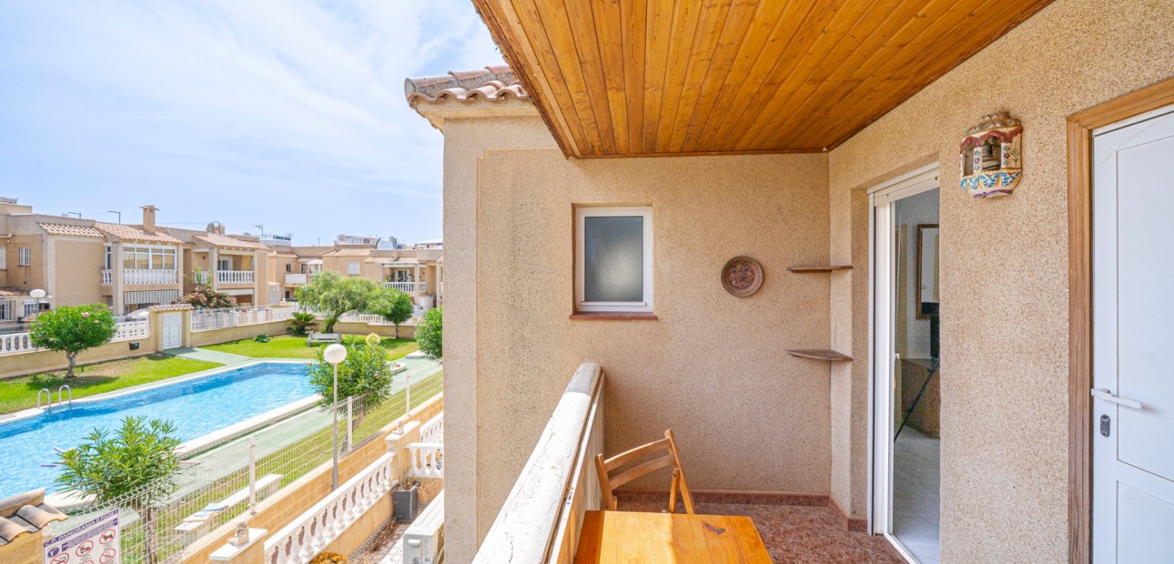 Sale - Apartment / flat -
Torrevieja - Torrevieja - Centre